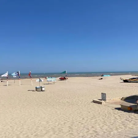 By St Andre Dunes And Sea, Cleaning Included 아파트 *